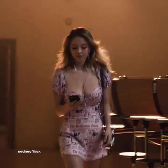 肌肉线条依然明显！44岁伊布晒赤裸上身烤肉视频